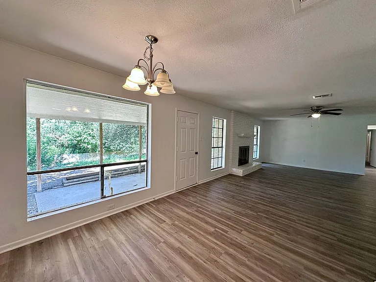 3822 Valley View Dr — Photo 11