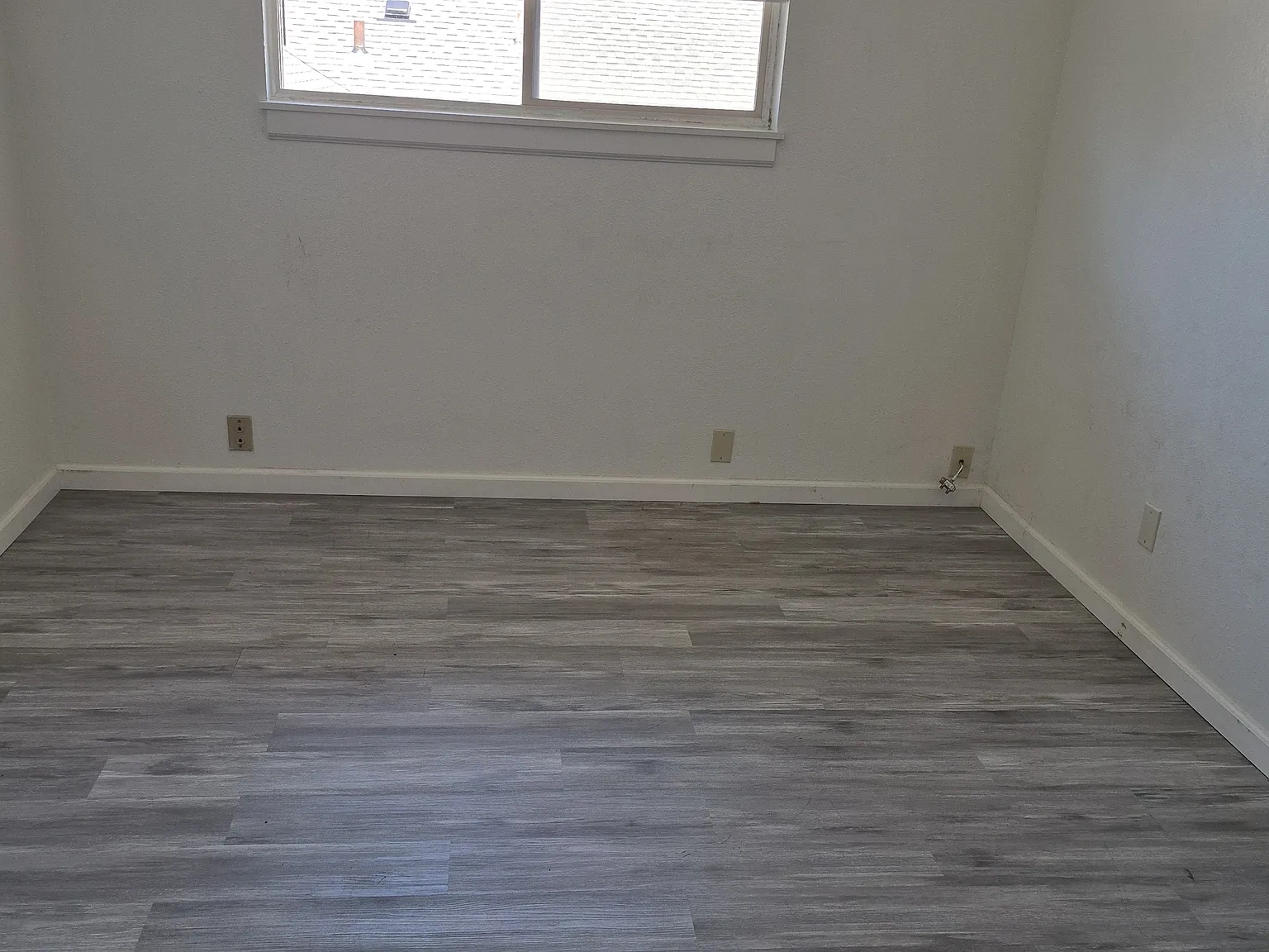 2 bed, 1000 sqft, $1,400 — Photo 2