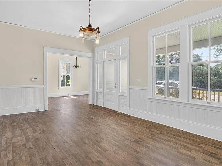 114 Forest Ave — Photo 3
