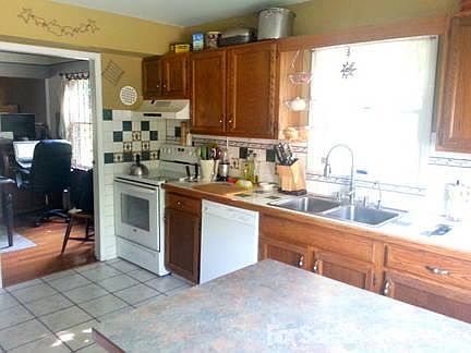 Tile Floor & Counter Top