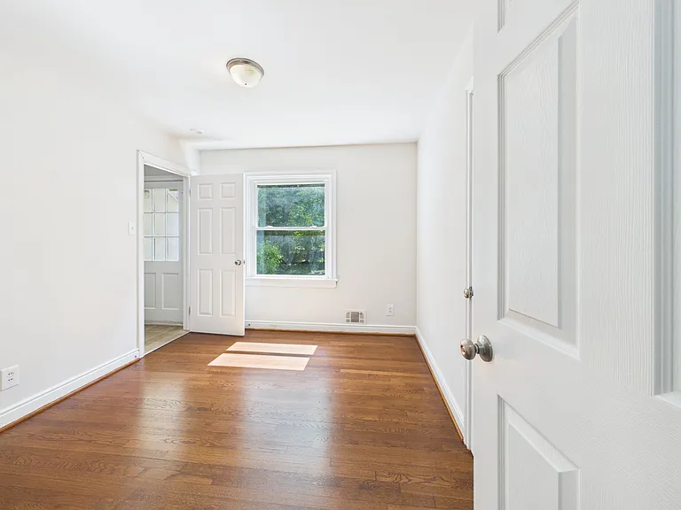 955 Barlen Dr — Photo 10
