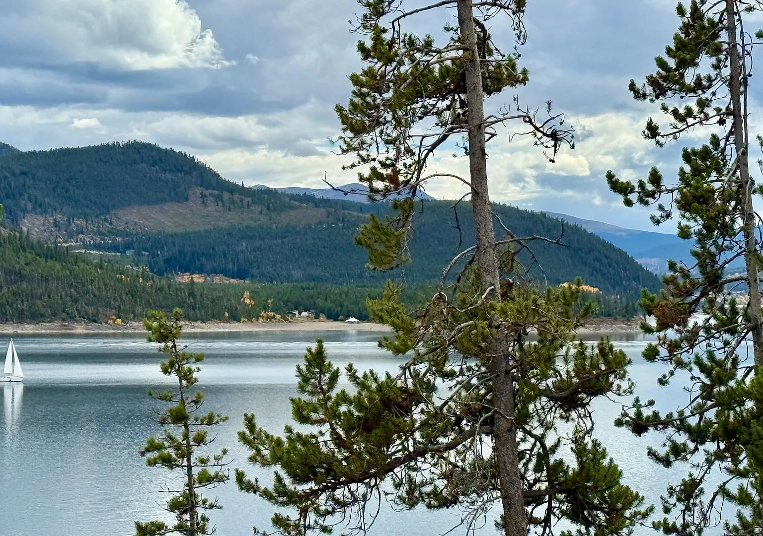 Lakefront Two Bedroom Two Bath Condo in Dillon — Photo 2
