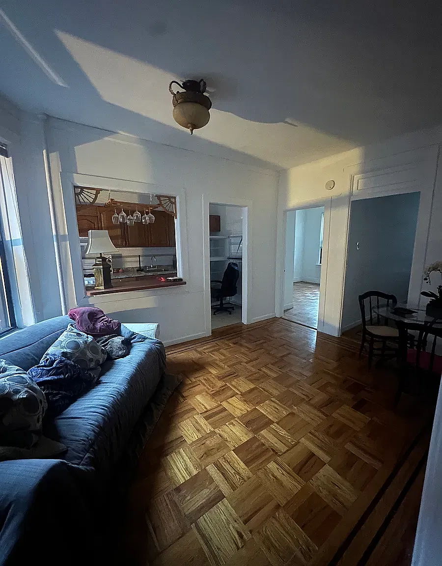 1472 White Plains Rd — Photo 1