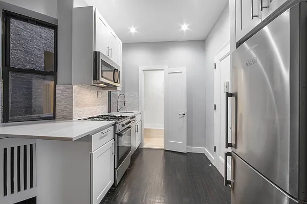 Rented by Tourma Realty LLC | media 33