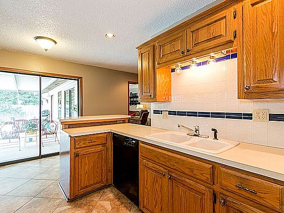3rd image of 4721 Spiva Dr