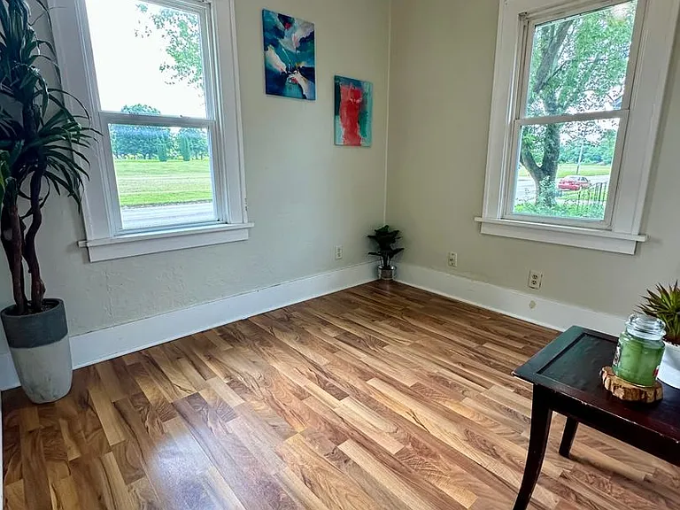 652 Conger St — Photo 13