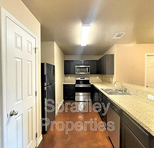 1571 Brady Way — Photo 3
