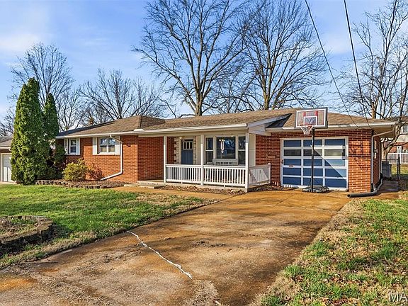 3rd image of 705 Leo St