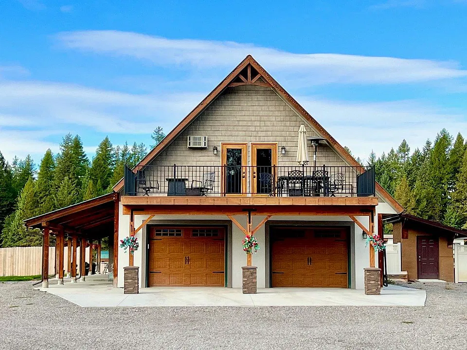 205 Kinnikinnick Ln
