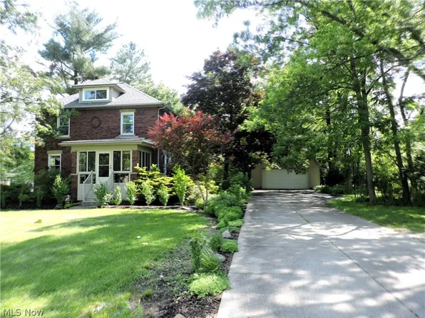 955 N Portage Path, Akron, OH 44313