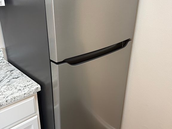3rd image of 616 S Mt Carmel St APT 4