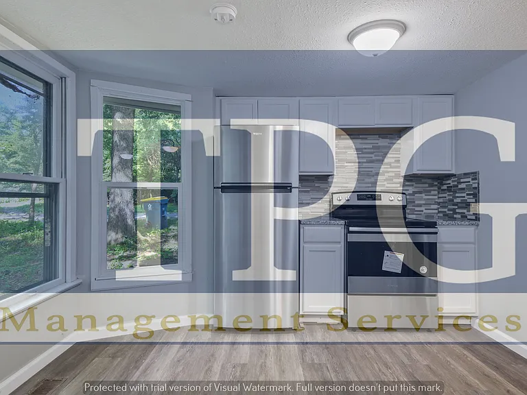 2121 N River Blvd — Photo 4