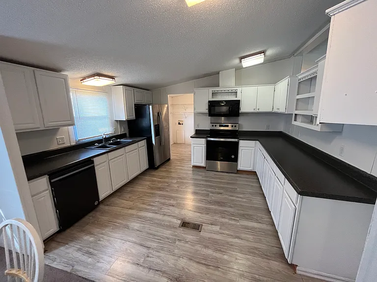 4314 Lake Front Blvd — Photo 10