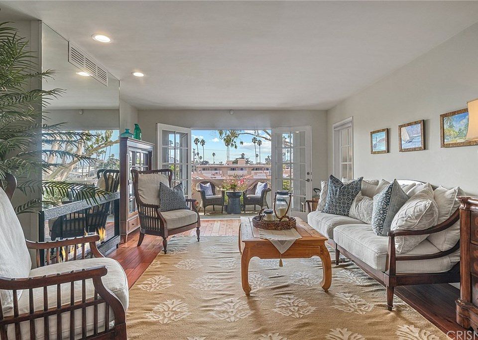 1st image of 901 10th St APT 310