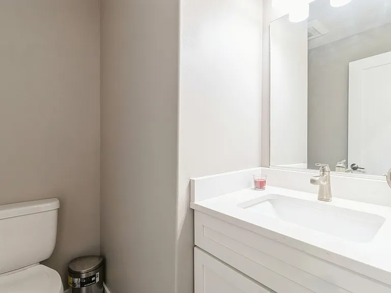 2337 SE Sydney Ln — Photo 5
