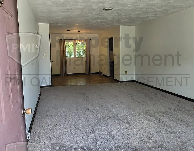 214 S 3rd St — Photo 2