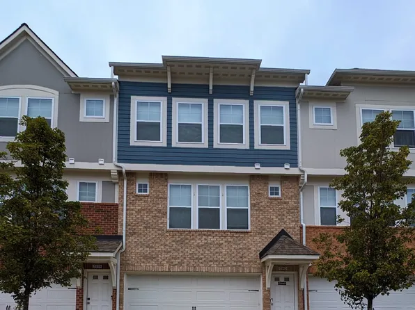 5943 Picall Dr, Troy, MI 48098