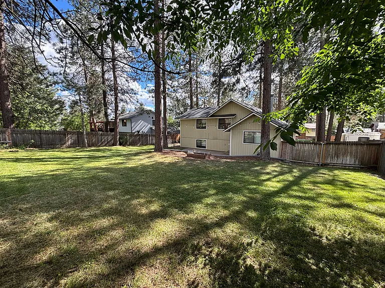 8610 N Valerie St — Photo 27