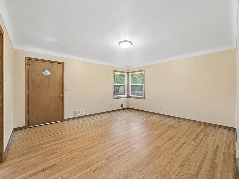 4414 Washington St NE — Photo 6