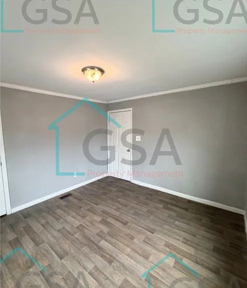 222 Earl St — Photo 12