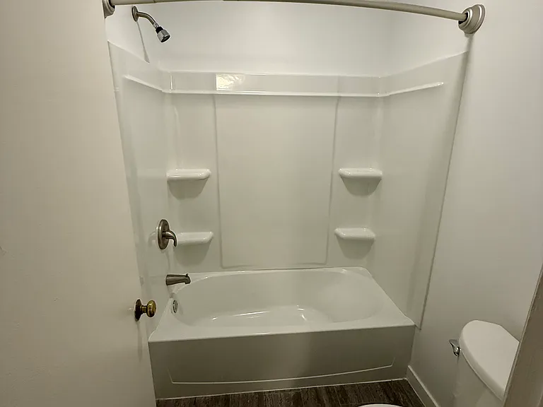 Avery Close Condominiums — Photo 14