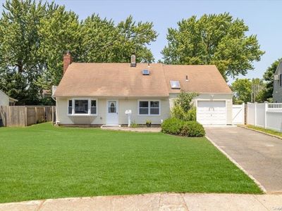 7 Club Lane, Levittown, NY, 11756