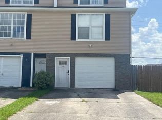 67 Carriage Ln #B, Destrehan, LA 70047