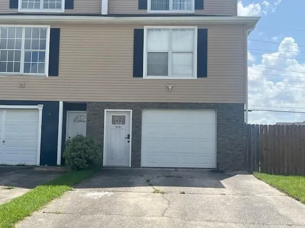 67 Carriage Ln #B, Destrehan, LA 70047