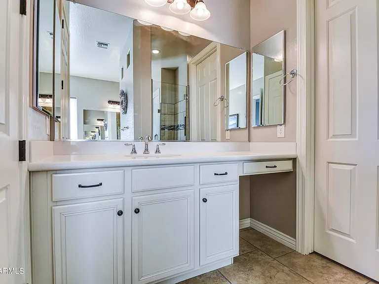 2364 E Susan Dr — Photo 12
