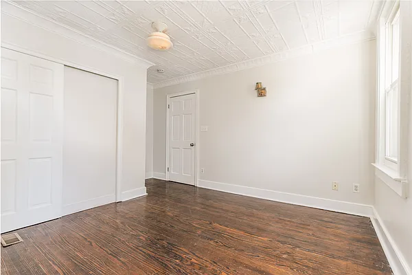 Rented by Dixon Advisory USA Inc. | media 23