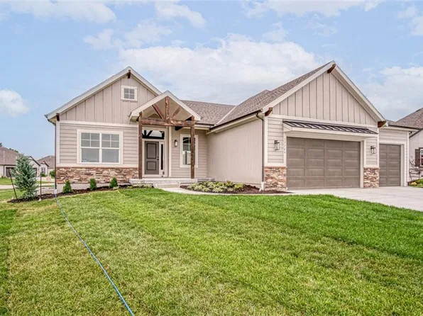 17766 S Myrna Dr, Olathe, KS 66062