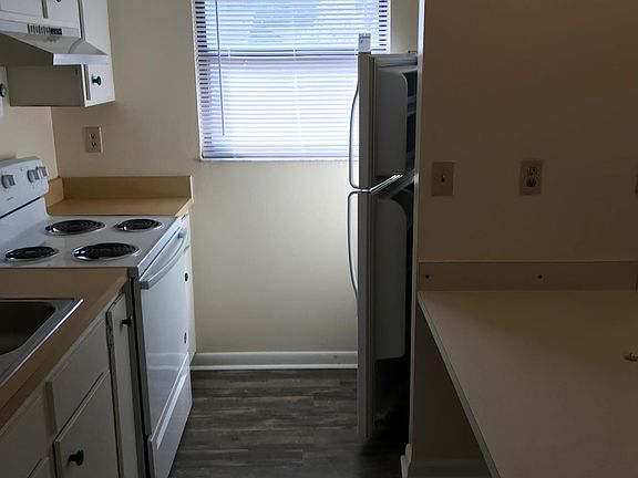 3rd image of 5300 NE 14th Ave APT 2