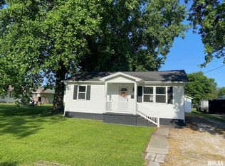 417 N White Ave, Taylorville, IL 62568