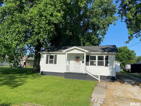 417 N White Ave, Taylorville, IL 62568