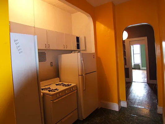 Rented by Joel Weisz, LREB | media 17