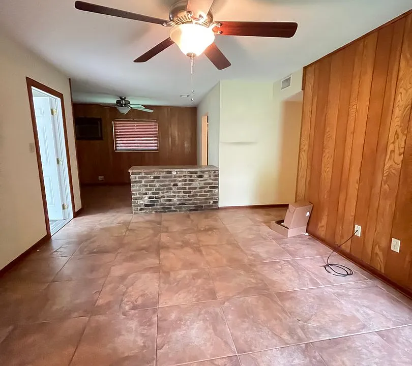 1410 NW 55th Ter