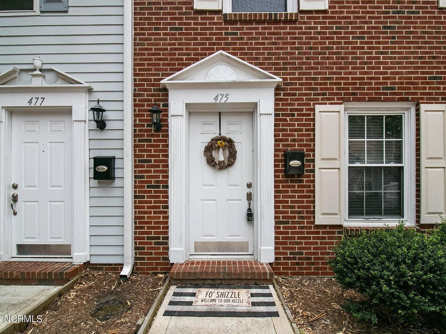 2 bed, 1.5 bath, 1058 sqft, $1,800 — Photo 3