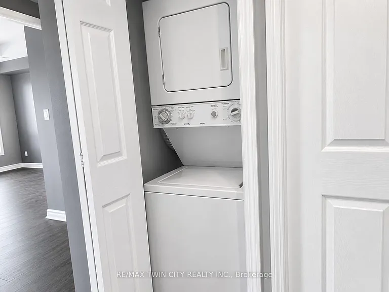 237 King St W #703 — Photo 13