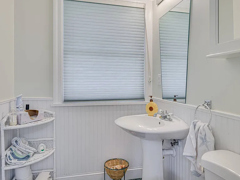 105 McGregor Dr — Photo 8