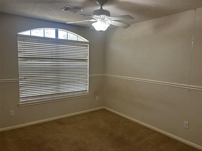 3526 Glenhill Dr — Photo 4