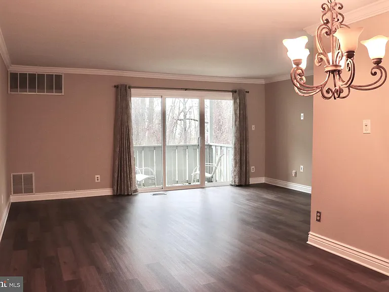 103 Woodhollow Dr — Photo 9