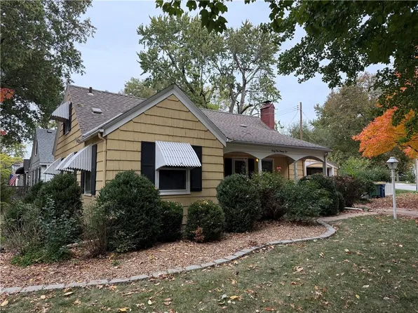 4126 Elledge Dr, Roeland Park, KS 66205