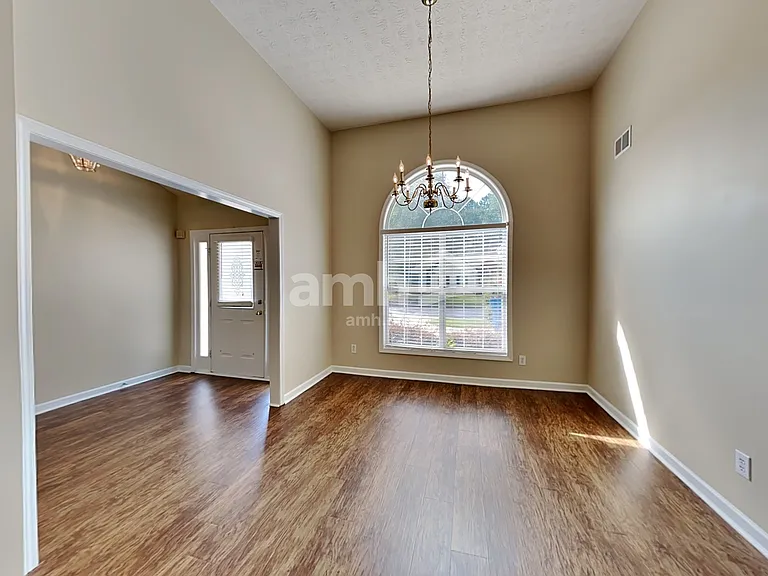 2103 Yarbrough Way — Photo 6