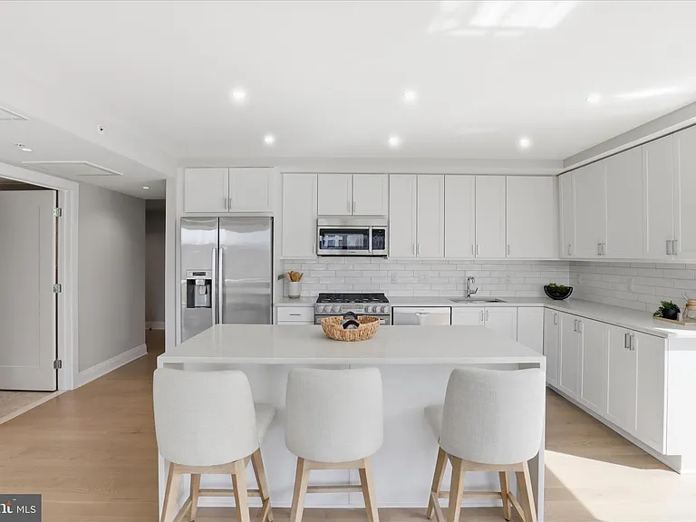 925 N Fairfax St #311 — Photo 13