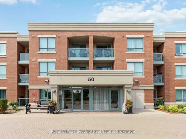50 Via Rosedale Way #210, Brampton, ON L6R 3Z6