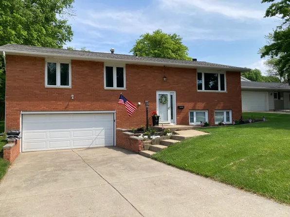 1118 Bryan St, Normal, IL 61761