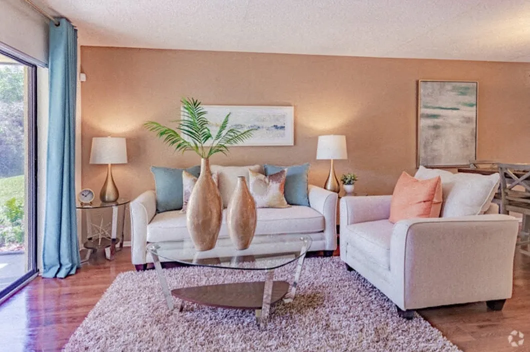 Bay Club Apartment Homes — Photo 2