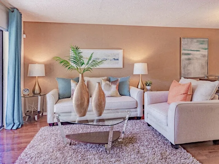 Bay Club Apartment Homes — Photo 2
