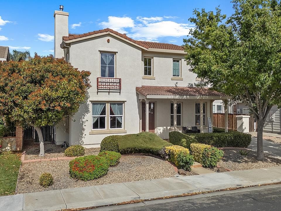 1st image of 521 McDowell Way