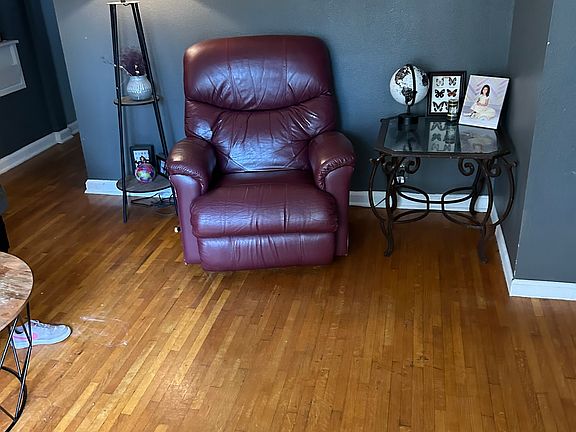3rd image of 407 W 19th Ave